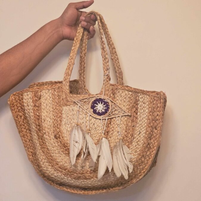 Earthy Chic: The Jute Tote That Says It All